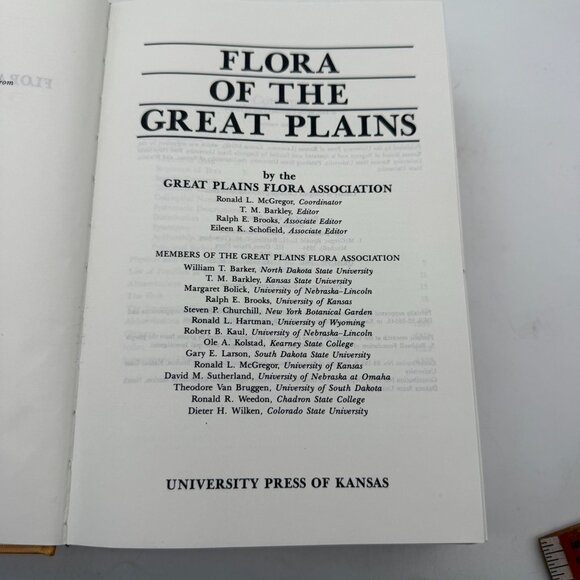 Flora Of The Great Plains Hardcover Book 1986 The Great Plains Flora Association - Picture 3 of 8